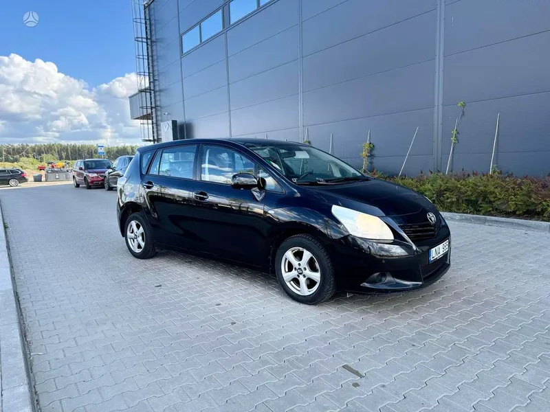 Toyota Verso - 1