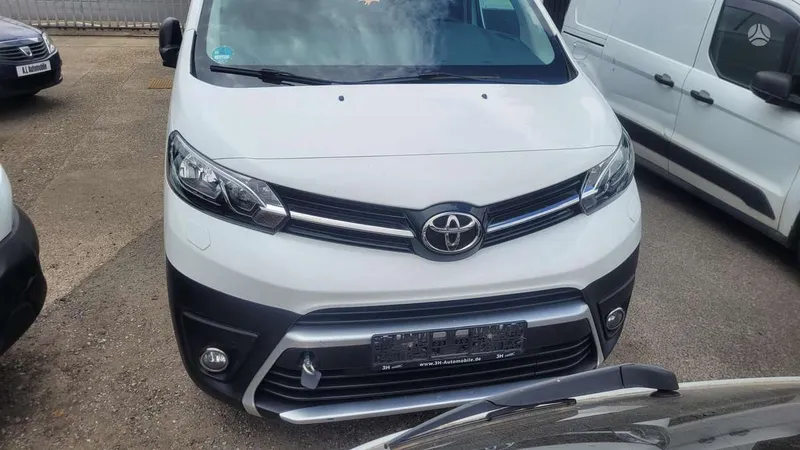 Toyota Proace - 1