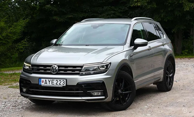 Volkswagen Tiguan - 1