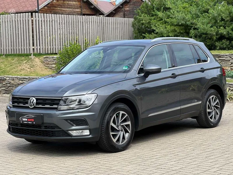 Volkswagen Tiguan - 1