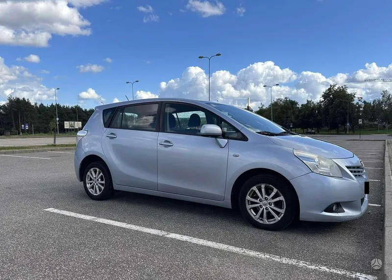 Toyota Verso - 1