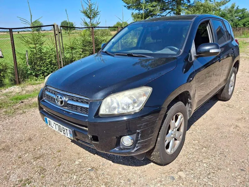 Toyota RAV4 - 1
