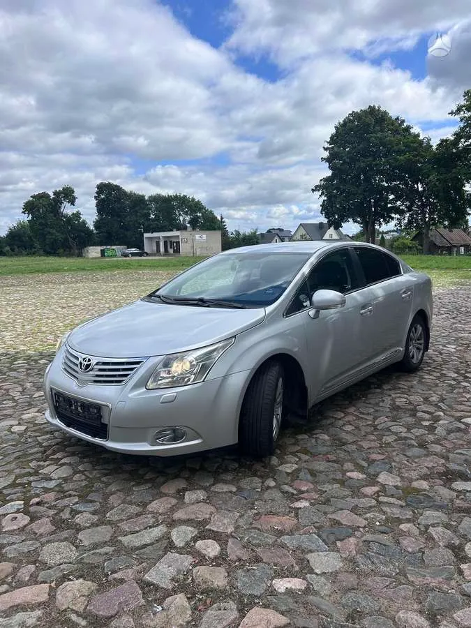 Toyota Avensis - 1