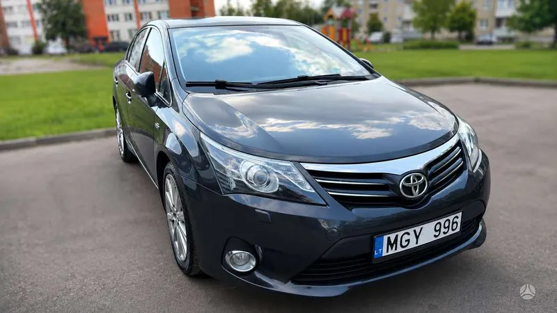Toyota Avensis - 1