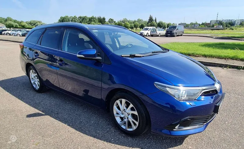 Toyota Auris - 1