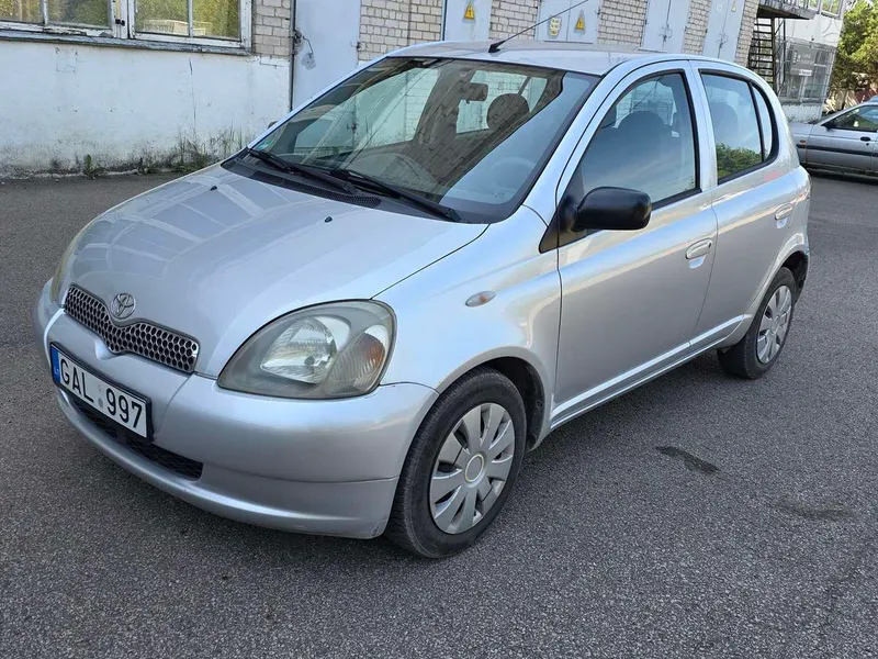 Toyota Yaris - 1