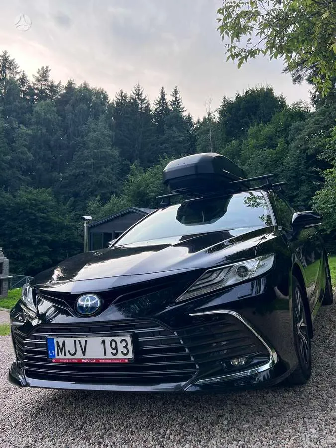 Toyota Camry - 1