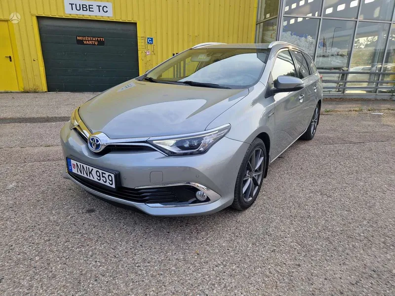 Toyota Auris - 1