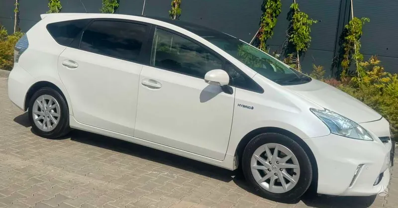 Toyota Prius+ - 1