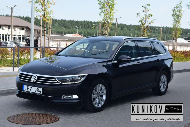 Volkswagen Passat - 1