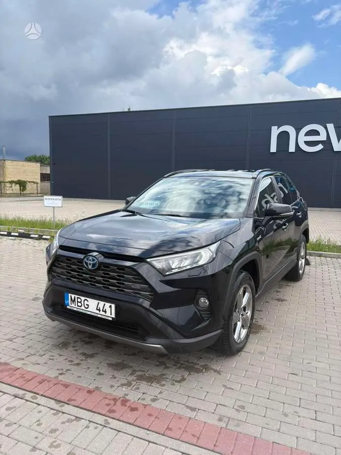 Toyota RAV4 - 1
