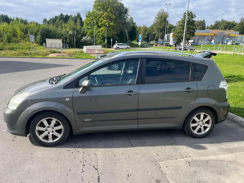 Toyota Corolla Verso - 1