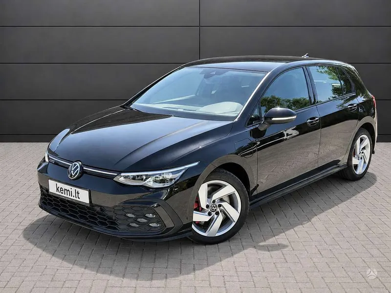 Volkswagen Golf - 1