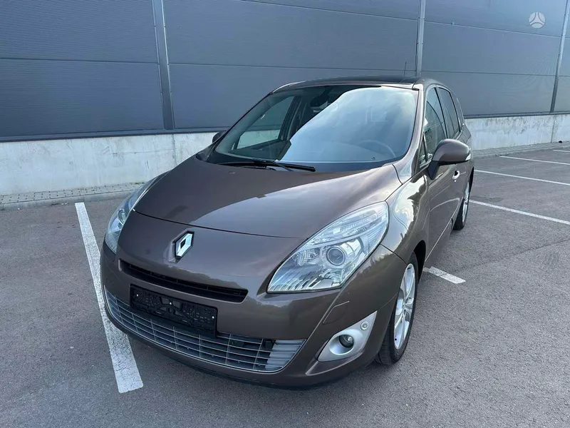 Renault Grand Scenic - 1