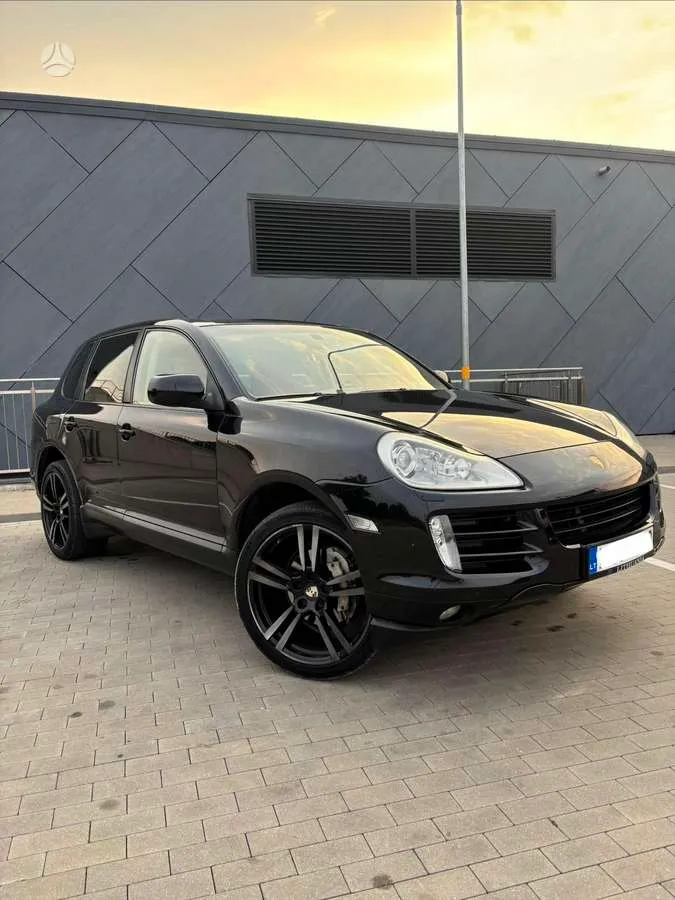 Porsche Cayenne - 1