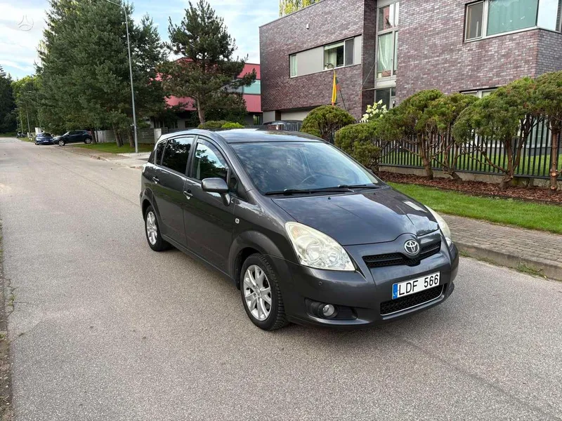 Toyota Corolla Verso - 1