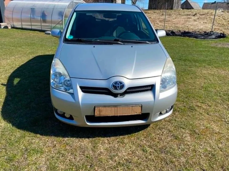 Toyota Corolla Verso - 1