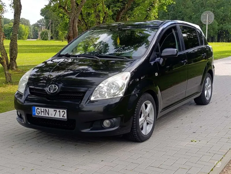 Toyota Corolla Verso - 1