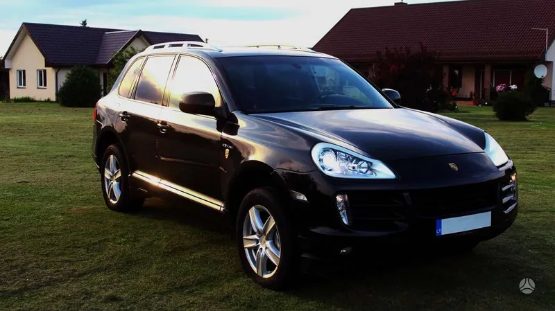 Porsche Cayenne - 1