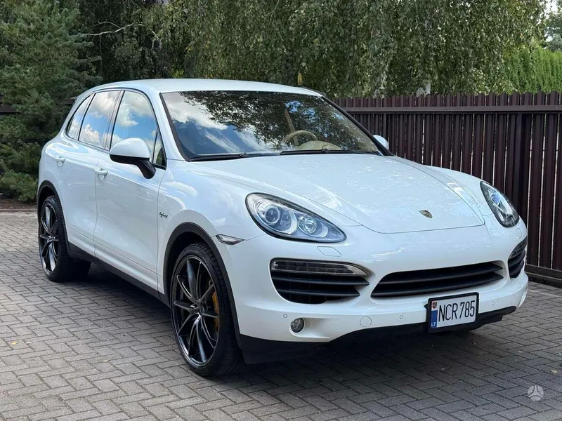 Porsche Cayenne - 1