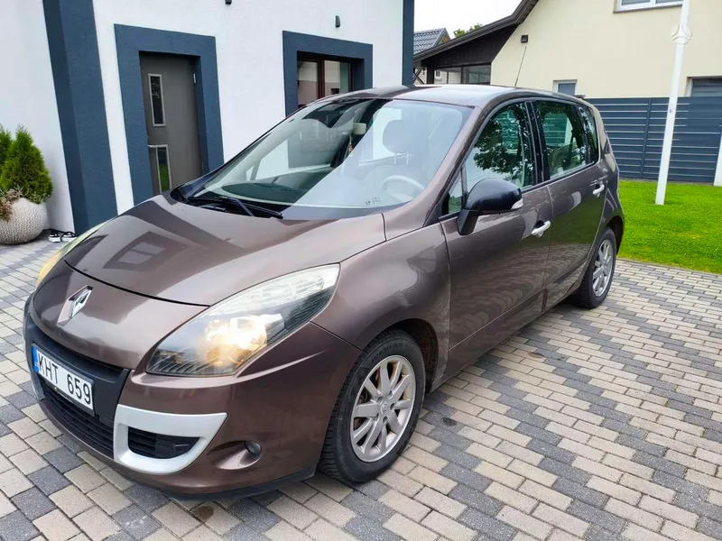 Renault Scenic - 1