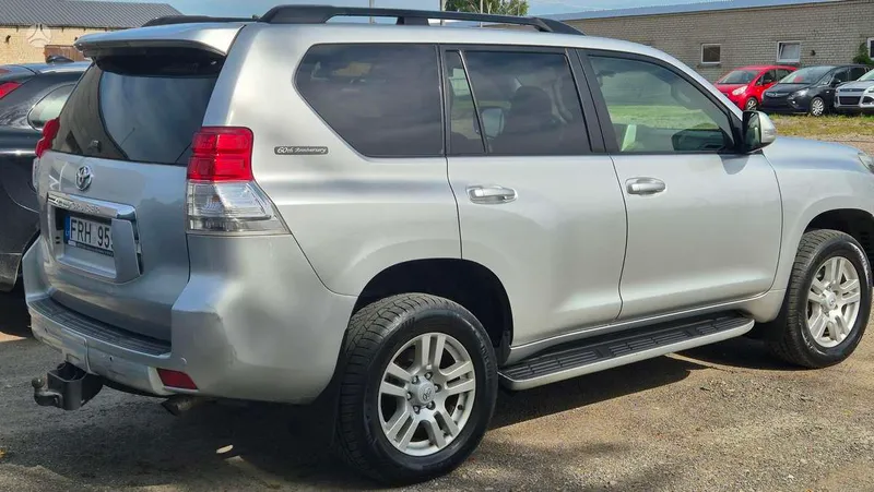Toyota Land Cruiser - 1