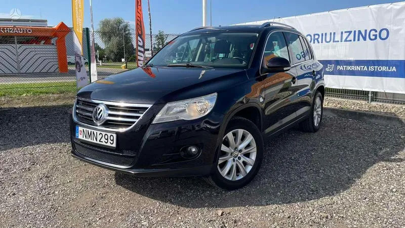 Volkswagen Tiguan - 1