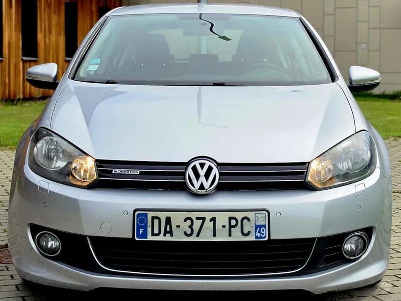 Volkswagen Golf - 1