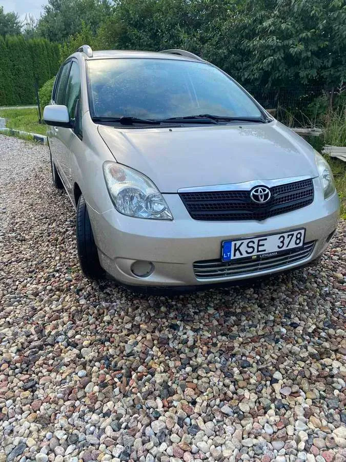 Toyota Corolla Verso - 1
