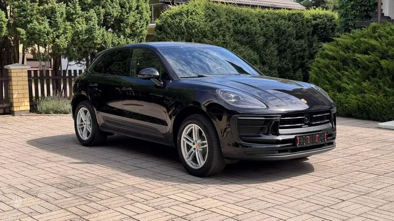 Porsche Macan - 1