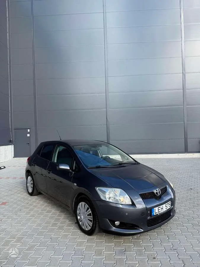 Toyota Auris - 1