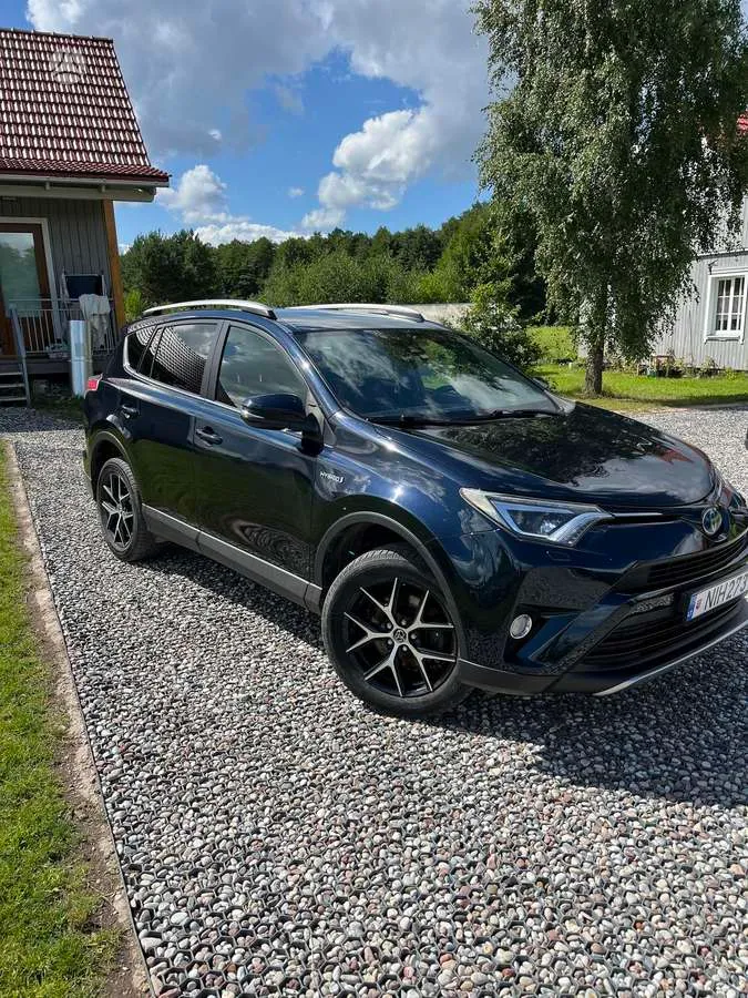 Toyota RAV4 - 1
