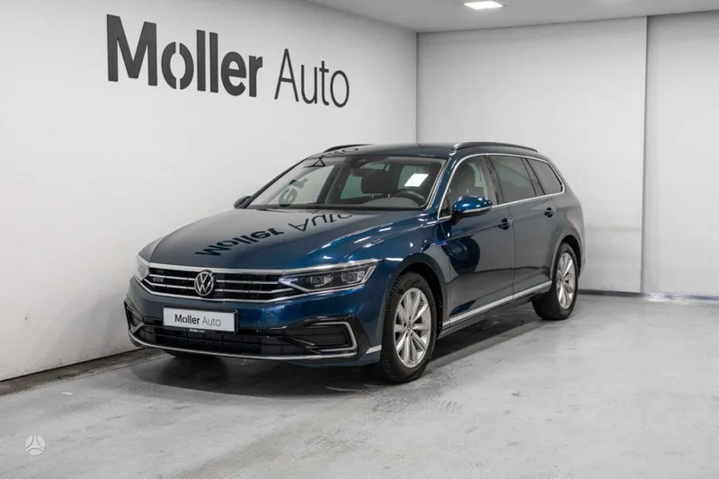 Volkswagen Passat - 1