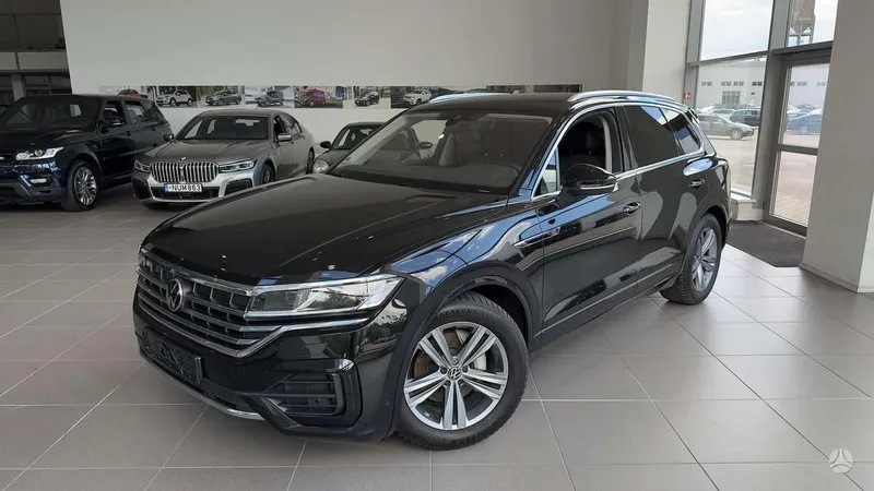 Volkswagen Touareg - 1