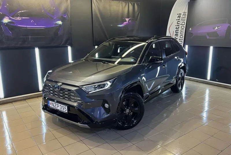 Toyota RAV4 - 1