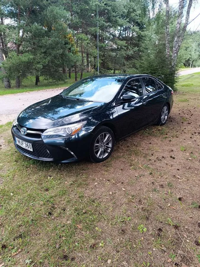 Toyota Camry - 1