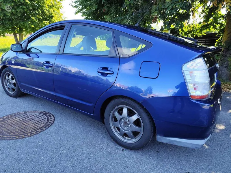 Toyota Prius - 1
