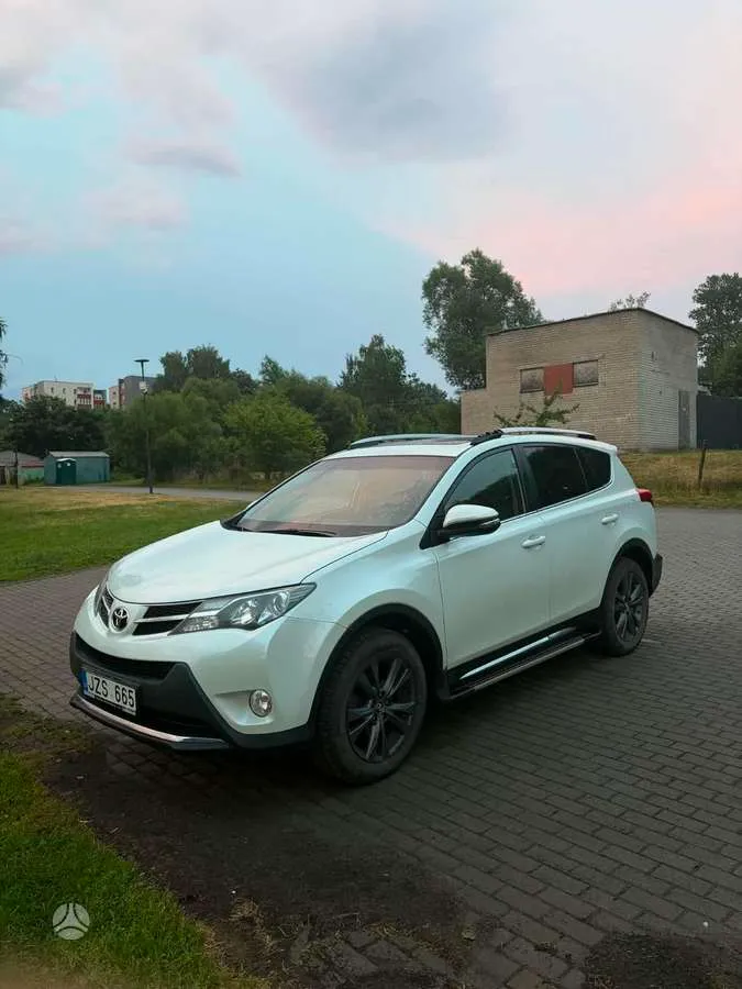 Toyota RAV4 - 1