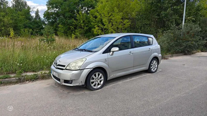 Toyota Corolla Verso - 1