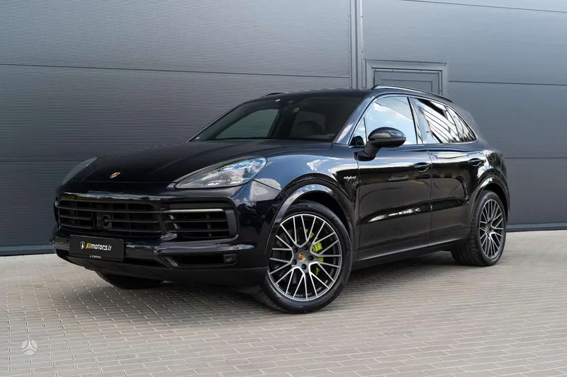 Porsche Cayenne - 1