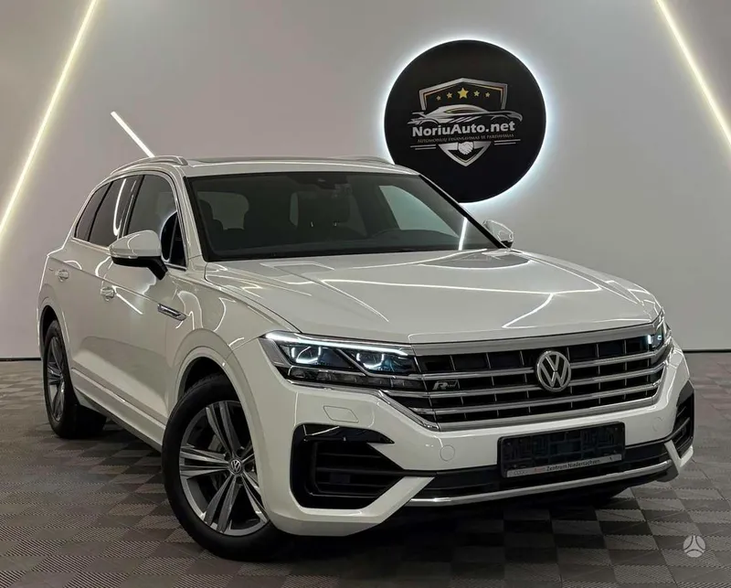 Volkswagen Touareg - 1