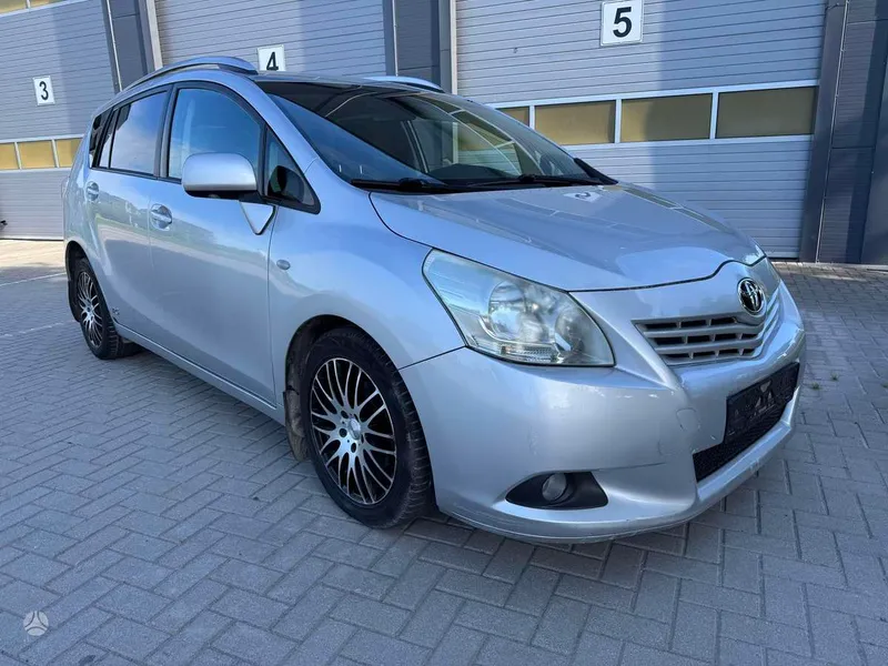 Toyota Verso - 1