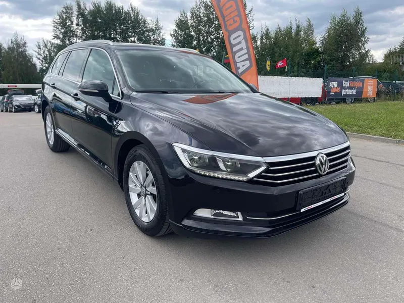 Volkswagen Passat - 1