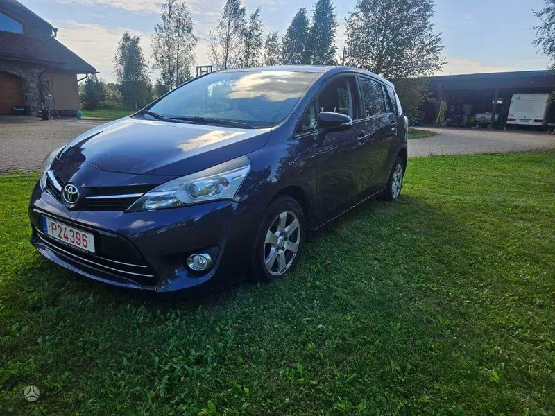 Toyota Verso - 1