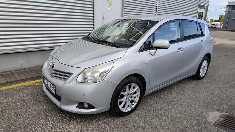 Toyota Verso - 1