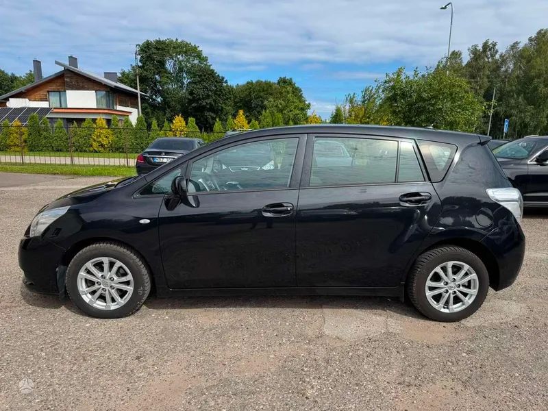 Toyota Verso - 1