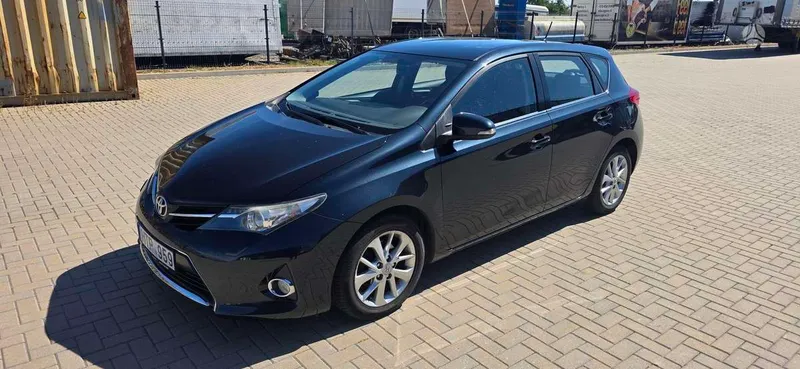 Toyota Auris - 1