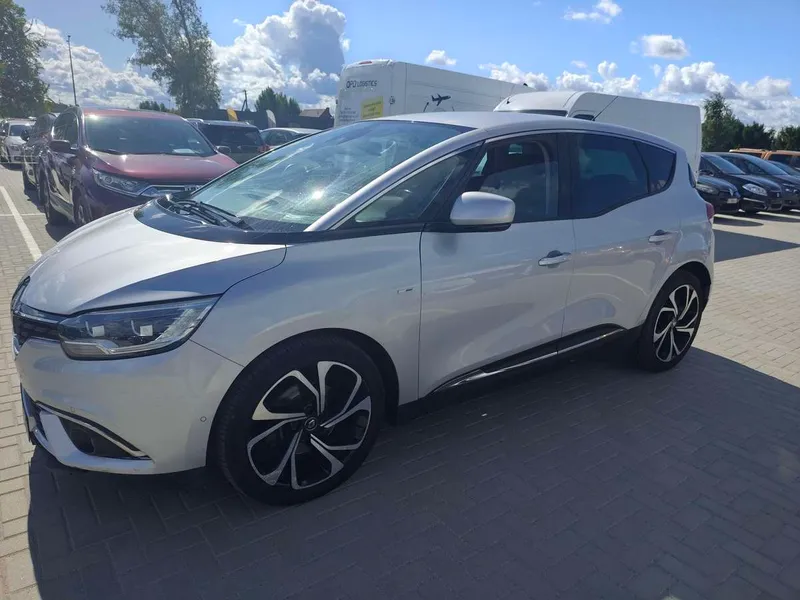 Renault Scenic - 1
