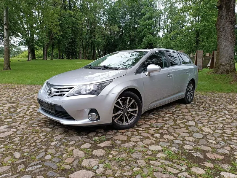 Toyota Avensis - 1