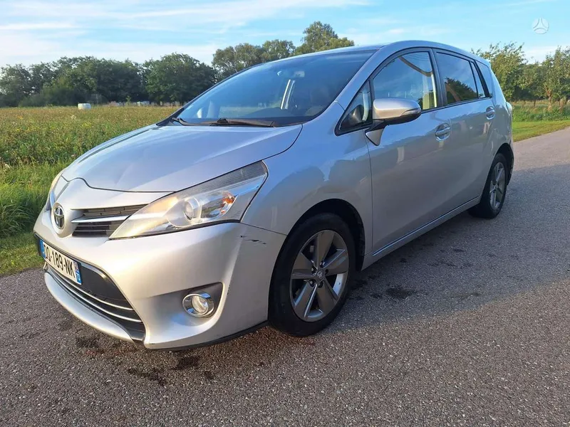 Toyota Verso - 1